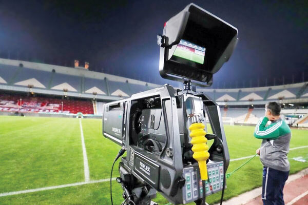 صداوسیما پول می‌دهد؟مجلس سرانجام تصویب کرد که صداوسیما باید سهم حق پخش تلویزیونی را به تیم‌‏های ورزشی بدهد