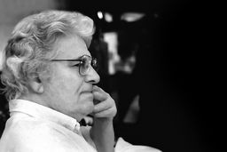 نومید مردم را معادی مقدر نیست/یکصدمین زادروز احمد شاملو و درس‏‏‌های روشنفکری راستین