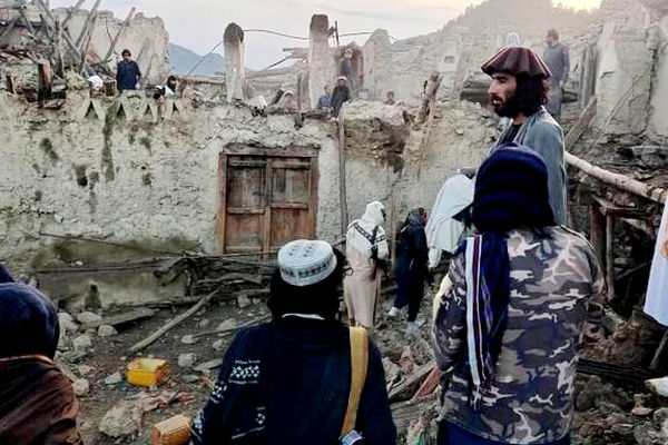 زلزله ویرانگر در همسایه شرقی/بررسی ابعاد انسانی و چالش‌های امدادرسانی فاجعه زمین‌لرزه افغانستان 