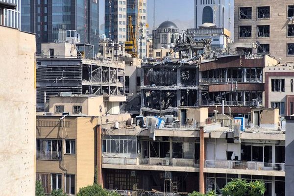 اعضای شورای شهر تهران عملکرد شهرداری پس از جنگ 12 روزه را بررسی کردند/بازسازی یا تبلیغات؟