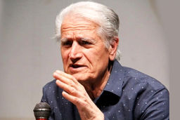 روی سبک در موسیقی تعصب نداشت