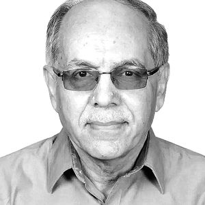 کوروش احمدی