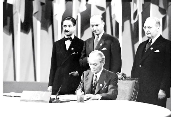 از وزارت رضاشاه تا ریاست جبهه ملی