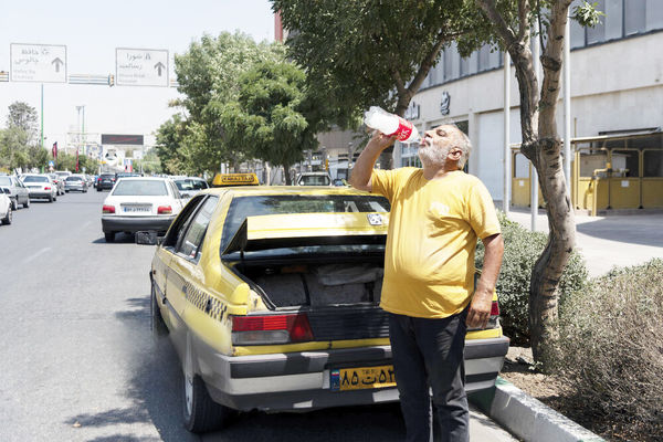 چه یک نی، چه صد نی/درباره عکسی از رانندگی زیر اشعه UV 