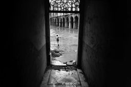 عکاسی و شاعرانگی در میانه ویرانی/درباره فواد الخوری عکاس پرآوازه لبنانی که تاریخ لبنان و فلسطین را عکاسی کرده است