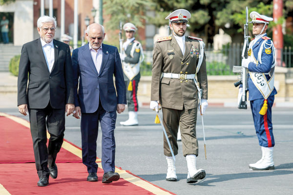 محسن ول کن/درباره عکسی از محسن حاجی‌میرزایی در کنار کسی غیر از پزشکیان