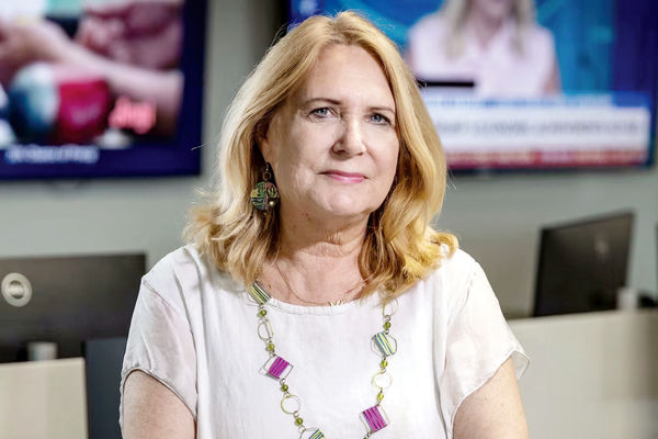 قهرمان خوب یک داستان بد/درباره جولی براون خبرنگار آمریکایی که با خطرات و هزینه‌‏های فراوان پرونده اپستین را مصرانه پیگیری می‌‏کند