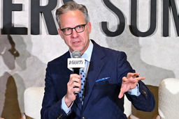 انتقاد مجری سی‌‌ان‌ان از سیاست رسانه‌ای ترامپ