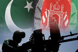 توافق افغانستان و پاکستان بر سر برقراری آتش‌بس فوری