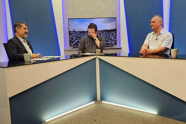 اصلاح یا انقلاب/مباحثه احمد زید آبادی و مهدی نصیری درباره  راهبرد پیش روی تغییر خواهان/ بخش اول