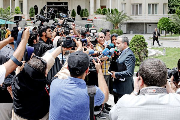 روزنامه نگاران با سابقه مطرح کردند: پیشبرد مذاکرات نیازمند آزادی رسانه ها