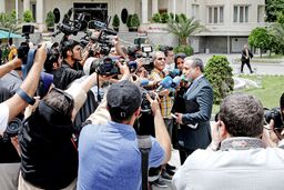 روزنامه نگاران با سابقه مطرح کردند: پیشبرد مذاکرات نیازمند آزادی رسانه ها