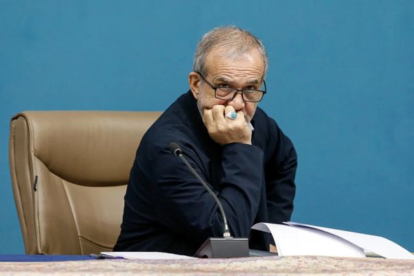 دولت بی‌پروژه و مردم مستأصل/ دربارۀ وضعیت بی‌دولتی و رئیس‌جمهوری که دچار «فرسایش شغلی» شده است