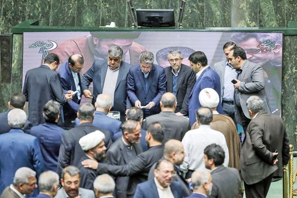 چه وزیری می‎ خواهند؟شرط و شروط نمایندگان  برای رای اعتماد به گزینه  پیشنهادی اقتصاد