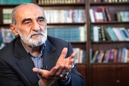 شریعتمداری: عراقچی روی لوله اکسیژن دشمن و پادوها پا گذاشت