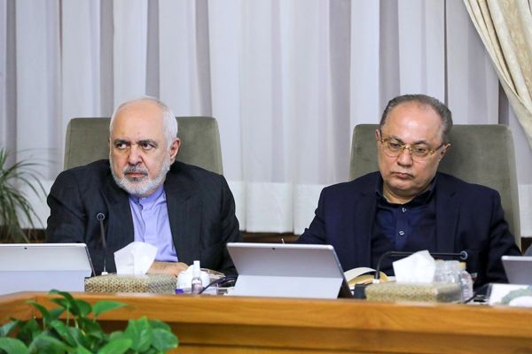 داستان دو معاون/ ظریف‌ها و دبیری‌ها دو نحله در دولت‌اند