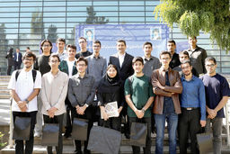 کاشتن بذر امید/روایتی از بازدید برگزیدگان برتر کنکور ریاضی از پژوهشگاه ارتباطات و فناوری اطلاعات و دیدار با وزیر ارتباطات