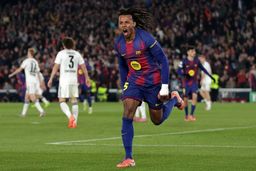 خلاصه دیدار بارسلونا و اینتراخت فرانکفورت