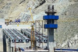 ادامه فعالیت کارگاه هتل سی طبقه ولنجک + ویدئو 