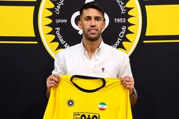 هافبک استقلال به سپاهان پیوست 