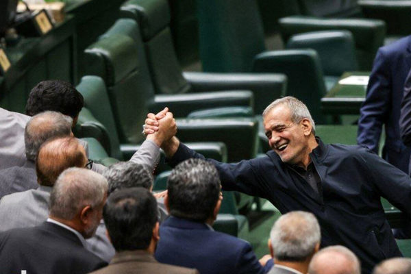 وفاق مرد! زنده‌‏باد وفاق ملی/نقدی بر روندی که دولت چهاردهم پیمود