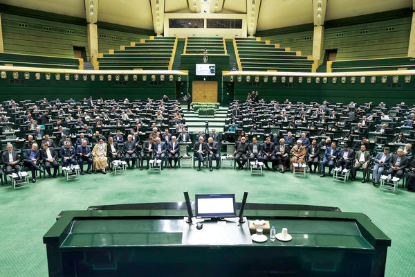 دولت در محاصره سـوالات مجلس/ارزیابی نمایندگان از علل افزایش سوالات از اعضای کابینه