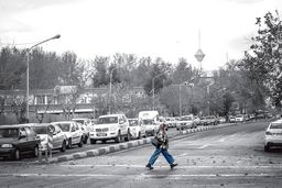 متلک‌انداختن شوخی نیست خشونت است/زهرا بهروزآذر معاون امور زنان و خانواده رئیس‌جمهوری در گفت‏‌وگو با «هم‌‏میهن» از ناآگاهی مردان درباره انواع خشونت علیه زنان سخن گفت