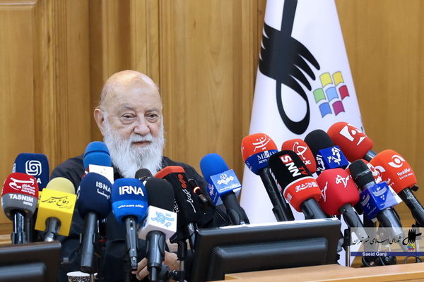 مهدی چمران، رئیس شورای شهر تهران خبر داد: ساخت پناهگاه در تهران