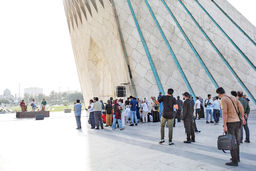 زخمه‌ای برای زخم جنگ/ خوانندگان و نوازندگان، صدا و ساز خود را برای همدلی با مردم کوک کردند