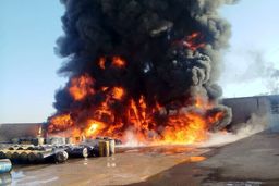 مهار آتش‌سوزی گسترده در کارگاه تولید روغن زیار