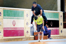 بچه پیرمرد/درباره عکسی از علیرضا دبیر به بهانه قهرمانی کشتی آزاد و فرنگی در جهان