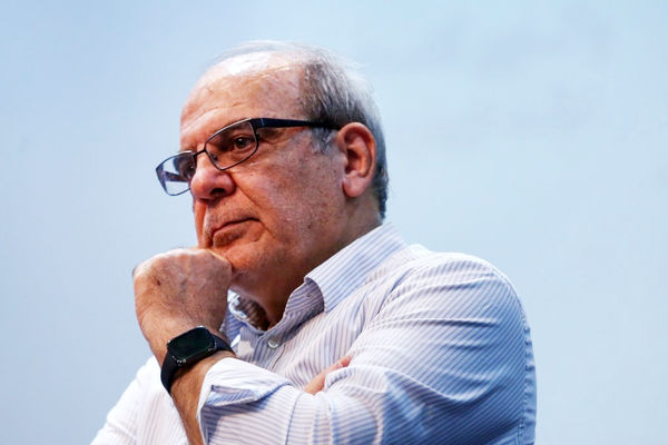 عباس عبدی تحلیلگر سیاسی: نقد بیانیه جبهه اصلاحات نقد ادبیاتی است 