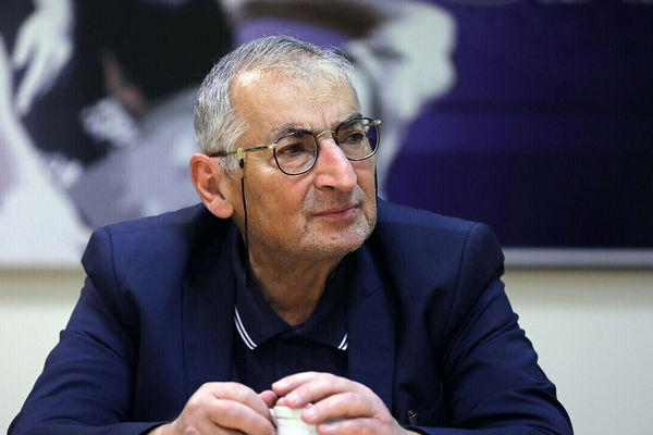 صادق زیباکلام استاد علوم سیاسی:قانون عاملیت و حاکمیت ندارد