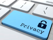 وقتی حریم فرو می‌ریزد/درباره رسانه، سلبریتی و کالایی‌شدن امر خصوصی