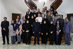 عارف در جمع خبرنگاران: اگر شرایط مناسب باشد می‌تواند مذاکرات مستقیم انجام شود