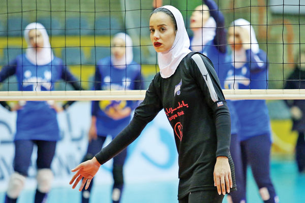 قهرمانان محروم از تلویزیون/گفت‌وگو با شبنم علیخانی کاپیتان تیم ملی والیبال زنان ایران